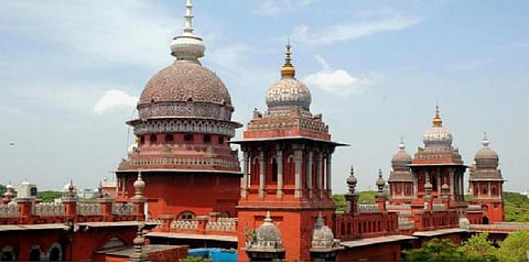 இளையராஜா நிகழ்ச்சியை ஏன் ஒத்தி வைக்கக் கூடாது? உயர்நீதிமன்றம் கேள்வி