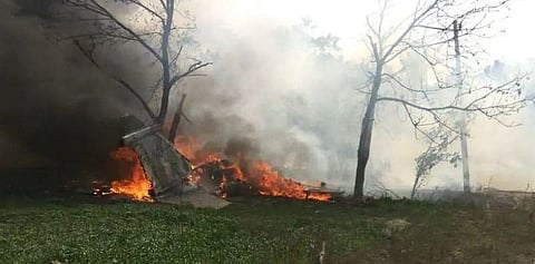 விழுந்து நொறுங்கிய போர் விமானம்: தப்பினார் விமானி