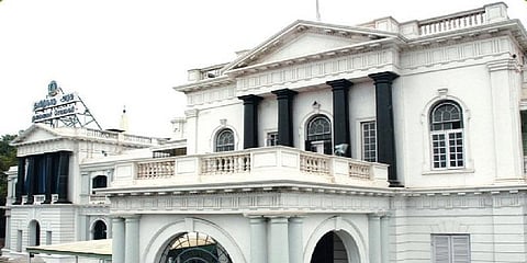 தலைமைச் செயலகத்தில் அறைபோட்டு அரசுவேலை வாங்கித்தருவதாக மோசடி!