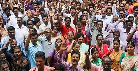 தலைமைச் செயலக ஊழியர்களின் போராட்ட அறிவிப்பும்..! அரசின் எச்சரிக்கையும்...!