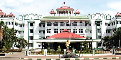 “உரிமம் இல்லாத பெண்கள் விடுதிக்கு தடை” - உயர்நீதிமன்றம் உத்தரவு