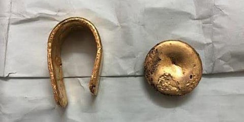 குடலில் மறைத்து கொண்டுவரப்பட்ட 1.3 கிலோ தங்கம் : கோவையில் பறிமுதல்