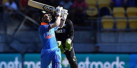 ‘சிக்ஸர் பாண்ட்யா’ ஆகும் ஹர்திக் - இது 5வது ஹாட்ரிக் !