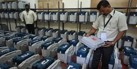 வாக்குப்பதிவு இயந்திரத்துக்கு எதிராக தேர்தல் ஆணையம் செல்லும் எதிர்க்கட்சிகள்!