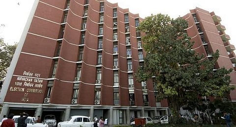 அனைத்து வாக்குச்சாவடிகளிலும் ஒப்புகைச் சீட்டு வசதி ! - தேர்தல் ஆணையம் பதில்