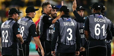 8 பேட்ஸ்மேன் இருந்தும் சொதப்பல் - இந்திய அணி படுதோல்வி