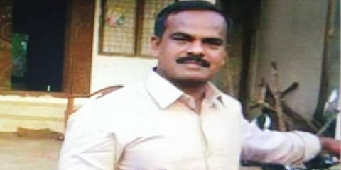 மதமாற்றத்தை எதிர்த்ததால் கேட்டரிங் ஏஜென்ட் வெட்டிக் கொலை எனப் புகார்