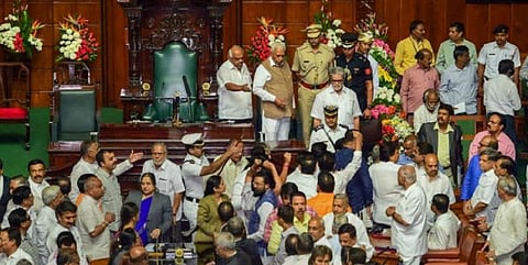 சட்டசபைக்கு காங். எம்.எல்.ஏக்கள் ‘ஆப்செண்ட்’ - கர்நாடக அரசியலில் மீண்டும் புயல்