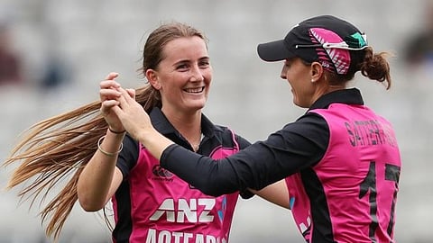 மகளிர் டி20 கிரிக்கெட்: த்ரில் வெற்றி பெற்றது நியூசிலாந்து!