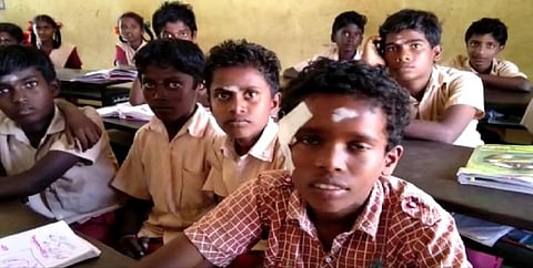 வகுப்பறையிலிருந்த மின்விசிறி விழுந்து இரண்டு பிள்ளைகள் பலத்த காயம்