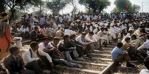 மீண்டும் மறியல் போராட்டத்தில் குதித்த குஜ்ஜார் சமூகத்தினர் - 5 ரயில்கள் ரத்து