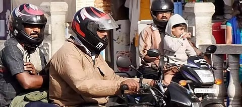 புதுச்சேரியில் வரும் 11-ஆம் தேதி முதல் ஹெல்மெட் கட்டாயம்..!