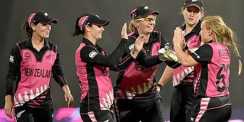 கடைசி டி20 போட்டி: மந்தனா போராட்டம் வீண், இந்திய மகளிர் அணி தோல்வி