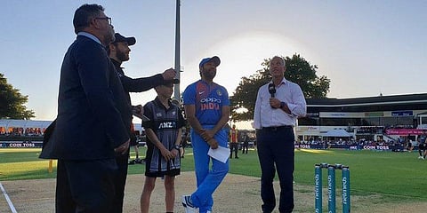 3-வது டி20: டாஸ் வென்ற இந்திய அணி பந்துவீச்சு தேர்வு!