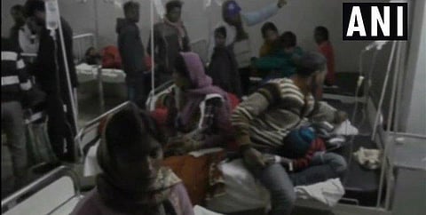 ’பிரசாதம்’ சாப்பிட்ட 40 மாணவர்கள் திடீர் மயக்கம்: ஜார்கண்டில் பரபரப்பு!