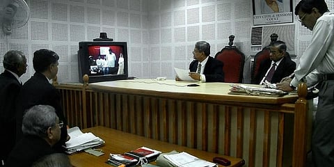 எம்.எல்.ஏக்களுக்கு எதிராக நிலுவையில் கிடக்கும் 4122 வழக்குகள்..! - தமிழகத்தில் ?