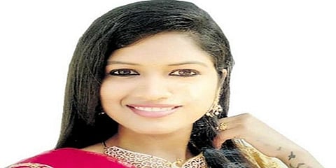 சென்னையில் துணை நடிகை தூக்கிட்டு தற்கொலை - வாட்ஸ் அப்பில் வாக்குமூலம்