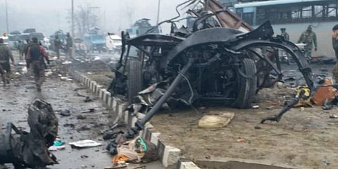 காஷ்மீரில் பயங்கரவாதிகள் தாக்குதல் : 18 ராணுவ வீரர்கள் உயிரிழப்பு