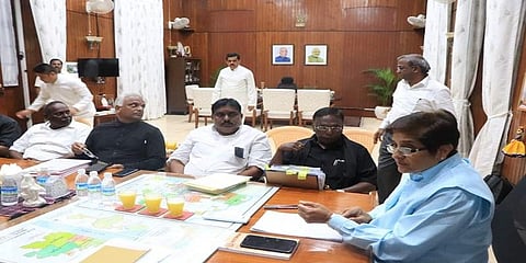 கிரண்பேடியுடன் முதல்வர் நாராயணசாமி பேச்சுவார்த்தை