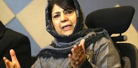 “படிக்காதவர்கள்தான் போர் வேண்டும் என்பார்கள்” - மெகபூபா காட்டம்