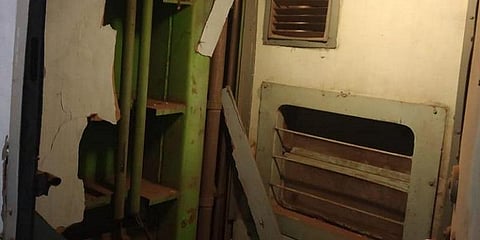 பயணிகள் ரயலில் வெடிகுண்டு தாக்குதல் ! தீவிரவாதிகள் கைவரிசையா ?