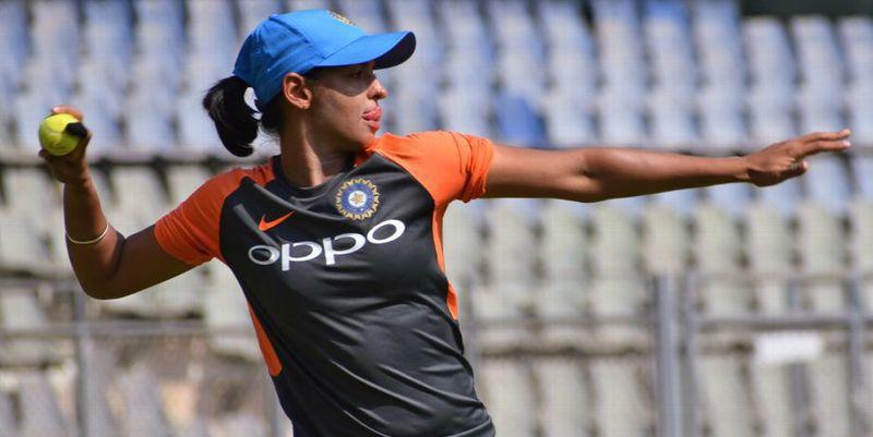 கணுக்காலில் காயம்: ஹர்மன்பிரீத் கவுர் விலகல்!