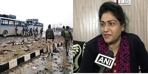 வளையல்களை விற்று நிவாரணம் அளித்த தலைமை ஆசிரியர்