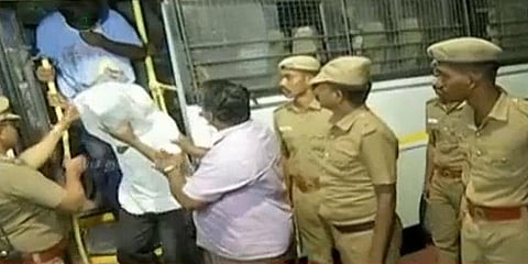 'சிபிஐ விசாரணைக்கு மாற்ற முடியாது' - சிறுமி வன்கொடுமை வழக்கில் உச்சநீதிமன்றம் திட்டவட்டம்