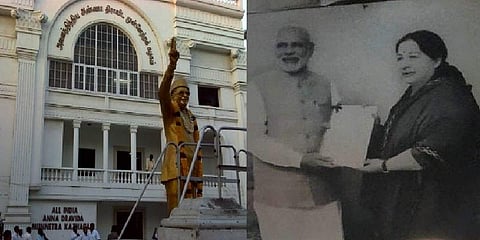 அதிமுக தலைமை அலுவலகத்தில் பிரதமர் மோடி புகைப்படம்!