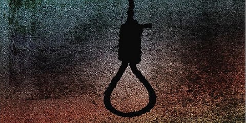 மனைவி இறந்த சோகம் ! கணவனும் தற்கொலை