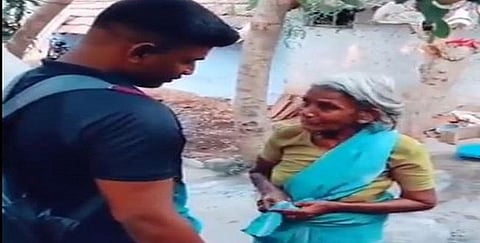 ‘கண்கலங்க வைத்த பாட்டியின் அன்பு’ - ட்விட்டரில் டிரெண்டான ‘டிக் டாக்’ வீடியோ