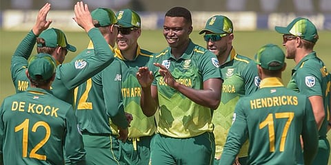 தென்னாப்பிரிக்கா வேகத்தில் 138 ரன்னுக்குச் சுருண்டது இலங்கை அணி!