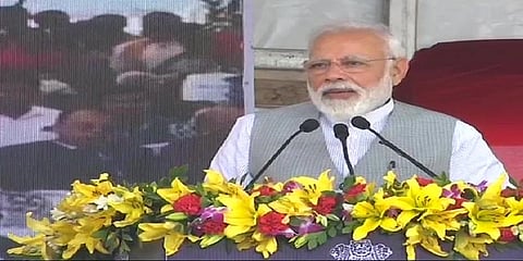 “என்னை விமர்சித்து ஓட்டு வாங்க போட்டி நிலவுகிறது” - மோடி தாக்குதல்