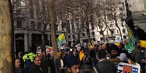 பாக். ஆதரவு பெற்ற காலீஸ்தான் ஆதரவாளர்கள் இந்தியர்கள் மீது திடீர் தாக்குதல்!