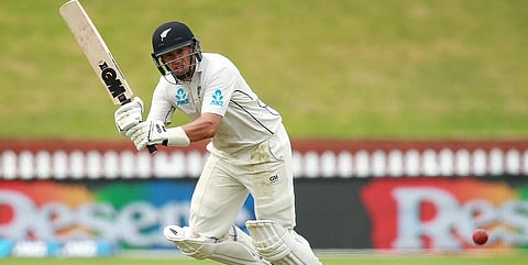 ராஸ் டெய்லர் இரட்டை சதம்: வலுவான நிலையில் நியூசிலாந்து!