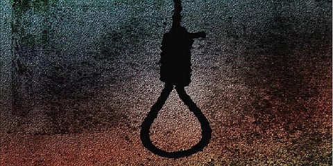 கடன் பிரச்னையால் குடும்பத் தகராறு : வாலிபர் தற்கொலை