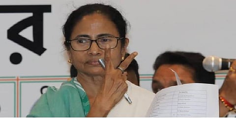 தங்களது கட்சி வேட்பாளர்கள் பட்டியலில் 41% பெண்களுக்கு வாய்ப்பளித்த மம்தா