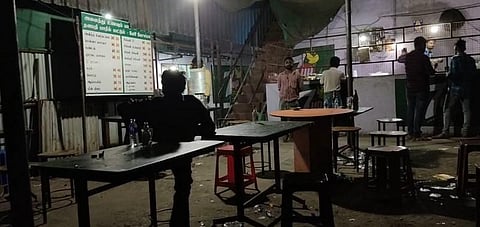 பார் ஊழியர் தள்ளிவிட்டதில் முதியவர் பலி !