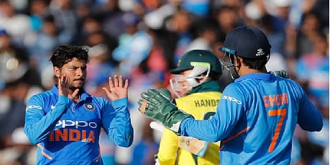 ‘ஸ்டம்பிற்கு பின்னால் தோனி இல்லை’ - தடுமாறினார்களா ஸ்பின்னர்கள்?