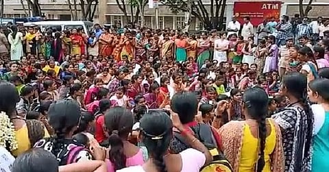 பொள்ளாச்சி பாலியல் கொடூரம் ! கல்லூரி மாணவ மாணவிகள் இன்றும் போராட்டம்