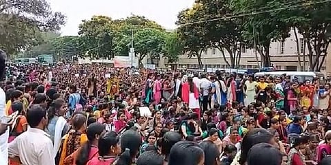 பொள்ளாச்சி விவகாரம் : 2 ஆவது நாளாக கல்லூரிகளுக்கு விடுமுறை