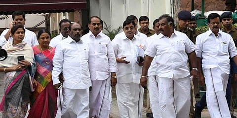 நம்பியவர்களைக் கைவிட்டாரா ஓபிஎஸ்? - ‘தர்மயுத்தம்’ எம்.பிக்கள் அதிருப்தி