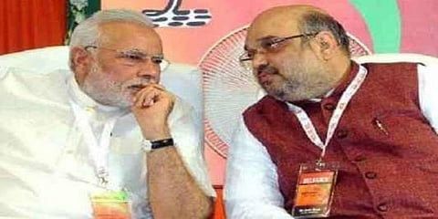 ஆட்டம் காணும் அருணாச்சல பிரதேசம் ! 2 அமைச்சர் 6 எம்.எல்.ஏக்கள் உட்பட 25 பாஜகவினர் கட்சியிலிருந்து விலகல்