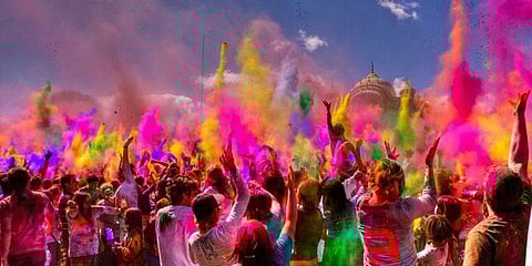 பனி காலத்துக்கு "டாட்டா", வெயில் காலத்துக்கு "வெல்கம்" ! அதான் ஹோலி பண்டிகை