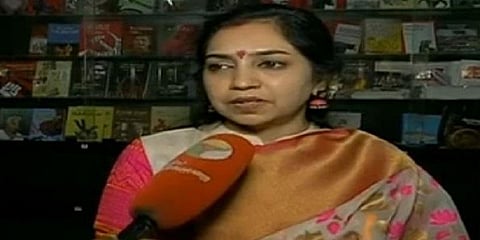 “மீம்ஸ் போட்டு கலாய்ப்பது சிறுபிள்ளைத்தனம்” - ‘அழகு’ பற்றி தமிழச்சி விளக்கம்