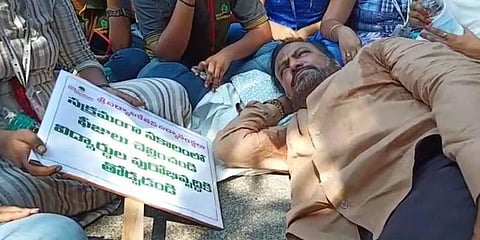 அரசுக்கு எதிராகப் பேரணி: வீட்டுச் சிறையில் நடிகர் மோகன்பாபு!