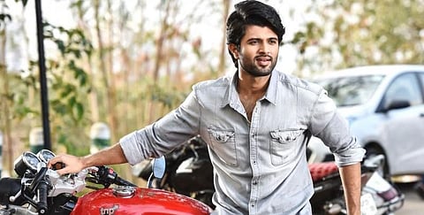 நடிகர் விஜய் தேவரகொண்டா மருத்துவமனையில் அனுமதிக்கப்பட்டது ஏன்?