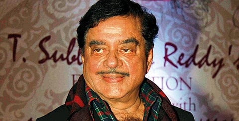 பாஜக சீட் ஒதுக்கவில்லை: காங்கிரஸில் இணைகிறார் சத்ருகன் சின்கா