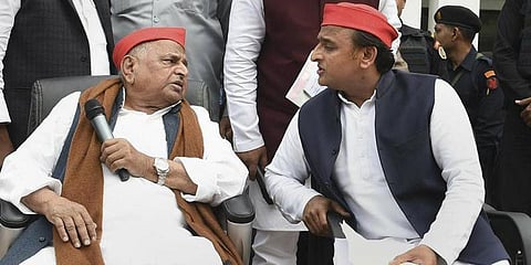 முலாயம் சிங் தொகுதியில் அகிலேஷ் யாதவ் போட்டி!