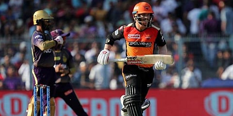 வார்னர், விஜய் ஷங்கர் அதிரடி - ஐதராபாத் 181 ரன்கள் குவிப்பு